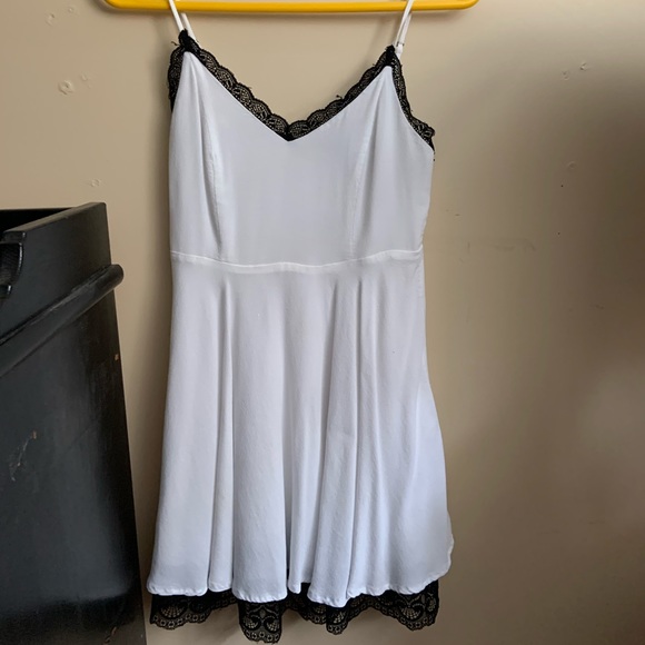 Black and White Dress! - Picture 1 of 3